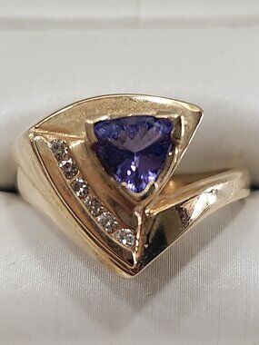 Vintage Levian 14K Solid Gold Natural Tanzanite/Natural Diamond Ring Size 7